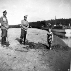 post-9320-0-34254600-1382288924_thumb.jp