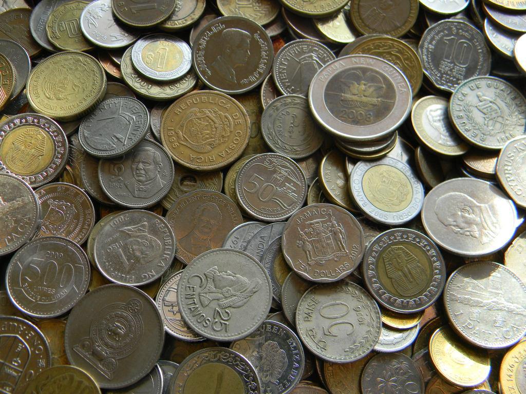 Сколько монет в мире