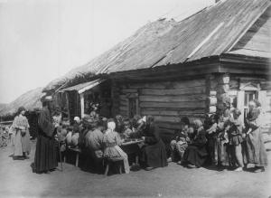 Peoplediningroom1891-1892NizhnyNov.jpg