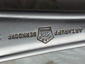 Надпись на вилке.JPG