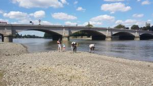 London,_Putney_Bridge._Aug_2016_1.jpg