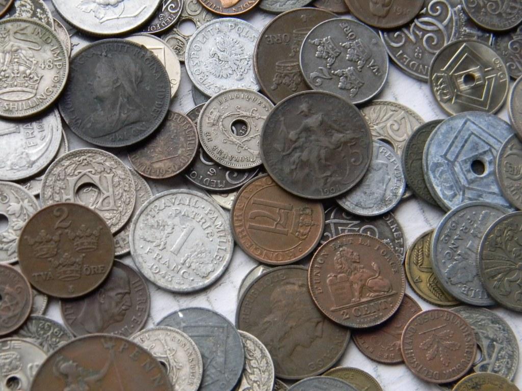 Купить старые монеты. Старинные монеты. Ценные старинные монеты. Старинные вещи монеты. Самая Старая монета.
