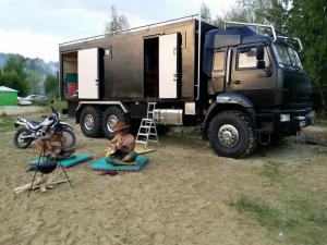 motorhome_in_kamaz_11.jpg