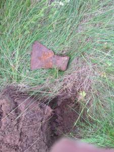 А вот и сам топорик.