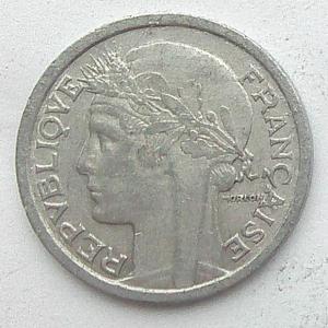 IMG04743выст Франция 1 фр 1945.jpg