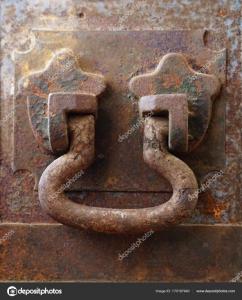 depositphotos_170187940-stock-photo-close-up-vintage-old-rusty.thumb.jpg.92e87d751745e11766863dc8bc41bbca.jpg