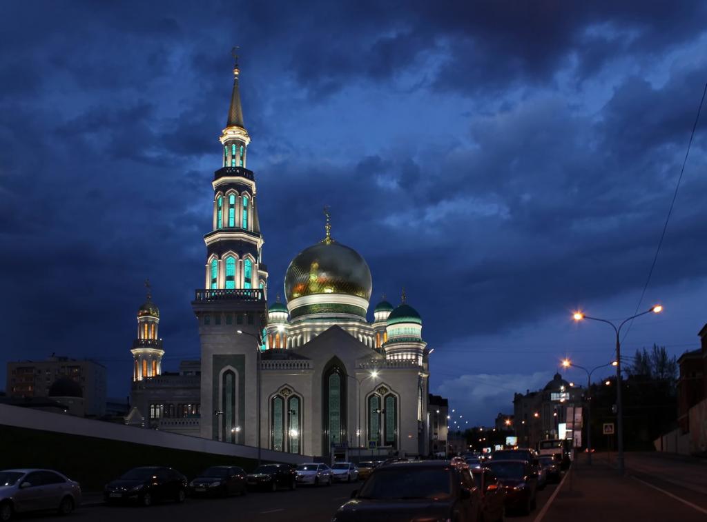 Мечети москвы фото. Главная Соборная мечеть Москвы. Московская Соборная мечеть внутри.