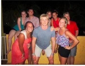 Как одна туфля может испортить семейное фото.jpg