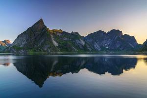 Norway_Mountains_Water_Crag_Reflection_584279_1280x853.thumb.jpg.393689e59022148387bd298ee87db390.jpg
