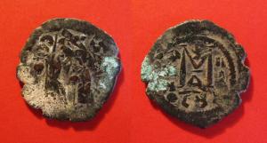 Византия фоллис Ираклий 1, Ираклий Константин перечекан на константинопольском фоллисе Фоки.jpg