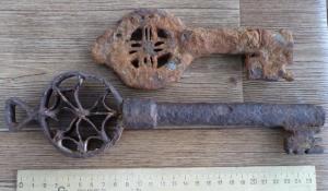 два ключаум.jpg