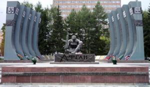 black_tulip_yekaterinburg.jpg
