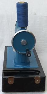 Швейная детская машинка ДШМ-1 СССР , карболит. (3).jpg