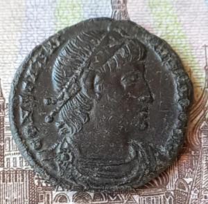 Screenshot_20220830-070534_Magnifier & Microscope.jpg