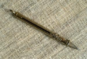 karandash_metallicheskij_starinnyj_na_shatlen_5_francija_nach_khkh_v.thumb.jpg.bfaab0273317f4c0211a859785b02e18.jpg