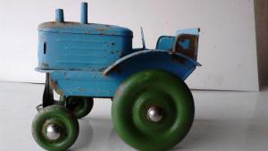 igrushka_sssr_traktor.jpg