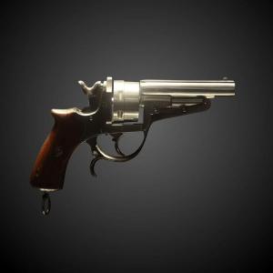 Galand_revolver_1868-on_display_5-IMG_1746-closed-gradient.jpg