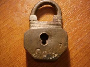 складень+замочек+подсвечник.юра 001.JPG