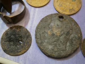 разное с пистолем и монетами 013.JPG