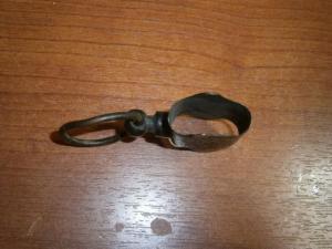 наверш закрутсабли+обоймица ножен+крест сер+5колец с печат цыган 008.JPG