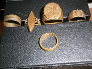 наверш закрутсабли+обоймица ножен+крест сер+5колец с печат цыган 017.JPG