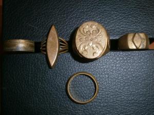 наверш закрутсабли+обоймица ножен+крест сер+5колец с печат цыган 018.JPG