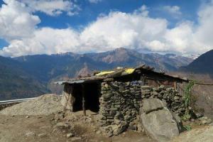 71700959-una-casa-de-piedra-en-las-montaas-del-himalaya-de-nepal.thumb.jpg.d102d3cbc0cfbed9e5501448b34e1f25.jpg