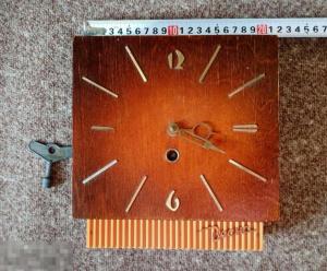 chasy_nastolnye_nastennye_mekhanicheskie_derevjannye_vesna_sssr_na_khodu_vintazh_zavodnoj_kljuch_v_komplekt.thumb.jpg.c89da08753b0687de9e6eb0b349053f4.jpg
