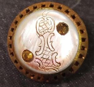 пуговица перламутр джипег.jpg