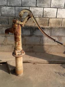 An_old_Hand_Pump_at_Yeleswaram(1).thumb.jpg.b7f8975a14778badc5b28b23d4c14515.jpg