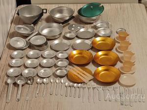 posuda_kukolnaja_posudka_detskaja_metall_plastik_sssr_vsego_72_predmeta_cena_za_vse.thumb.jpg.5f186a6aa1980c8d736af3d6da1b6093.jpg